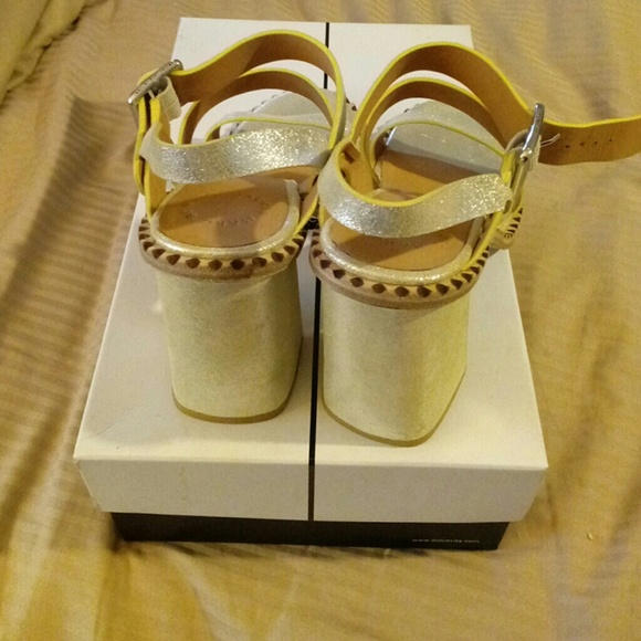 Gold Block Heeled Sandals - Picture 4 of 4